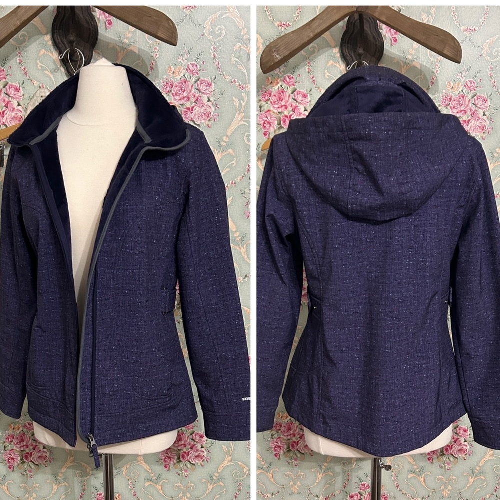 Gorgeous purple NWOT FREE COUNTRY fleece lined removable hood rain jacket size M